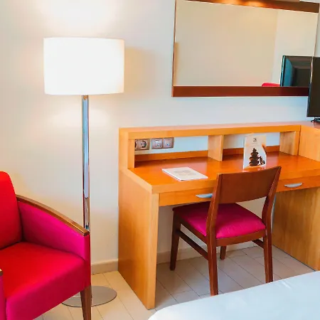 Ar Diamante & 4 Sup 4*